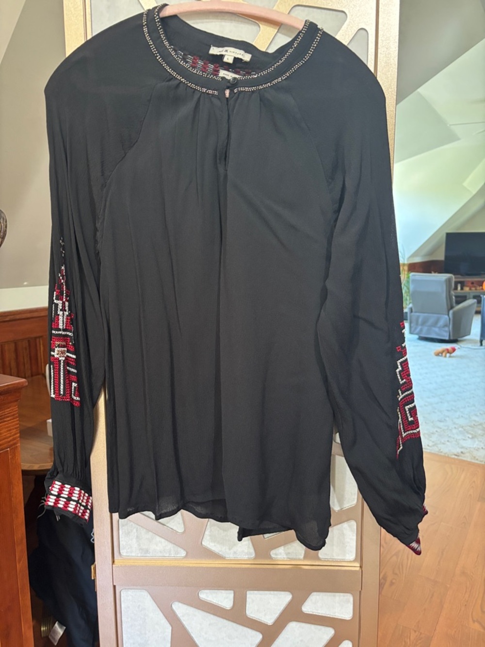Black Embroidered Long-Sleeve Tunic Top